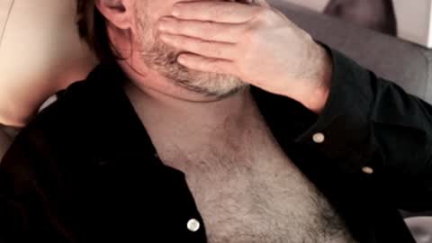 Sanders online show from December 31, 4:06 am