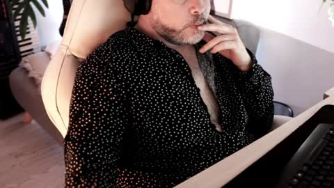 Sanders online show from January 6, 1:53 am