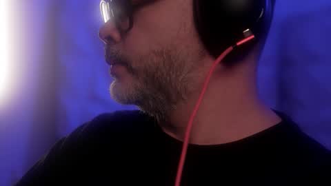 Sanders online show from October 15, 4:05 am