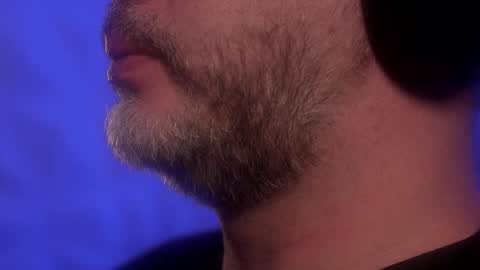 Sanders online show from October 17, 4:16 am