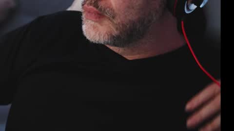 Sanders online show from February 27, 2:57 am