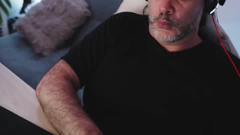 Sanders online show from February 27, 6:02 am