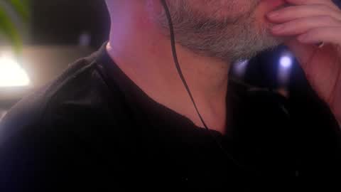 Sanders online show from October 3, 5:16 am