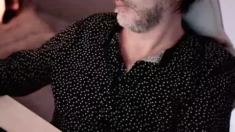 Sanders online show from February 11, 2:25 am