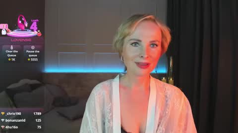 Snapshot of sandra_kind chatting on March 1, 11:39 am Sandra online show from March 1, 11:39 am