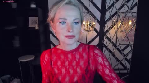 Snapshot of sandra_kind chatting on February 15, 6:02 am Sandra online show from February 15, 6:02 am
