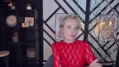 Snapshot of sandra_kind chatting on February 11, 11:42 am Sandra online show from February 11, 11:42 am