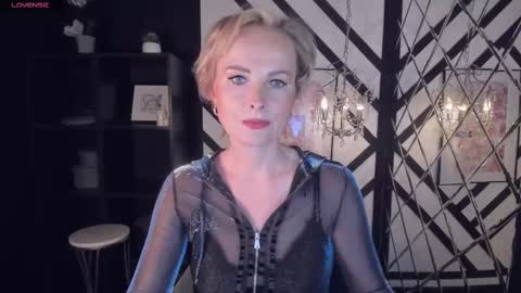 Snapshot of sandra_kind chatting on February 16, 8:10 am Sandra online show from February 16, 8:10 am
