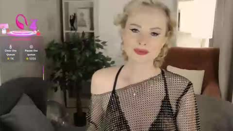 Snapshot of sandra_kind chatting on September 25, 5:47 am Sandra online show from September 25, 5:47 am