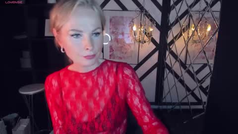 Snapshot of sandra_kind chatting on February 15, 9:05 am Sandra online show from February 15, 9:05 am