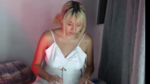 Snapshot of sandy_straw chatting on September 26, 1:24 am sandy_straw online show from September 26, 1:24 am
