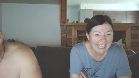 Snapshot of sanroom chatting on October 12, 7:45 am sanroom online show from October 12, 7:45 am