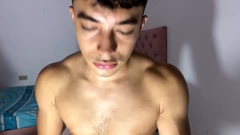 Snapshot of santi36rt chatting on October 8, 9:43 pm santi36rt online show from October 8, 9:43 pm
