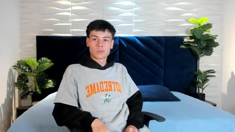 Santi  online show from May 3, 12:55 pm