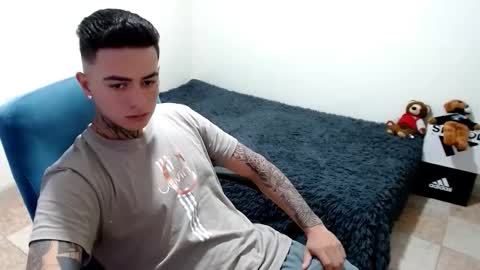 santi_ss online show from October 25, 4:40 pm