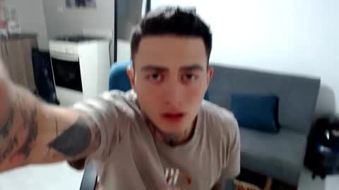 santi_ss online show from December 2, 2:43 am