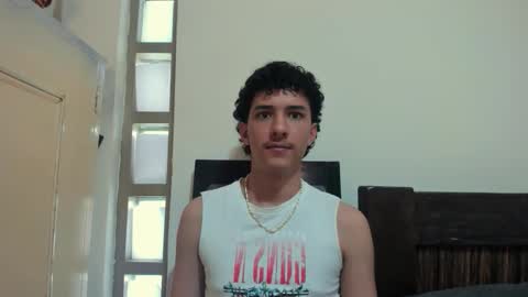 Snapshot of santi_twink19 chatting on October 13, 9:28 pm santi_twink19 online show from October 13, 9:28 pm