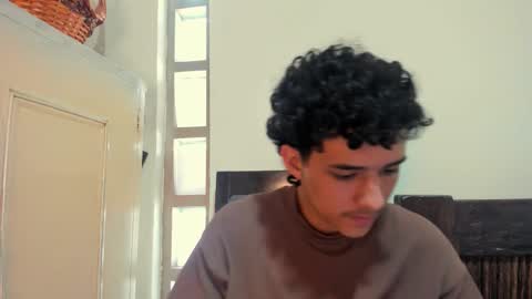 Snapshot of santi_twink19 chatting on October 15, 7:26 pm santi_twink19 online show from October 15, 7:26 pm