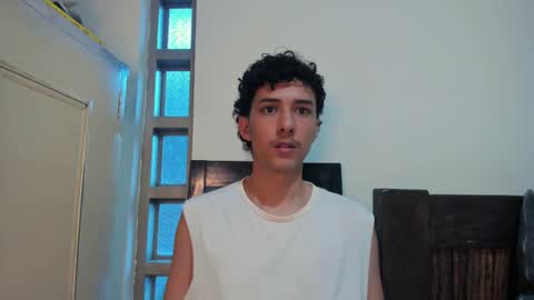 Snapshot of santi_twink19 chatting on October 5, 10:28 pm santi_twink19 online show from October 5, 10:28 pm