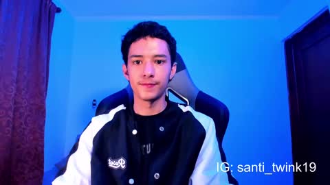 Snapshot of santi_twink19 chatting on December 21, 9:44 am santi_twink19 online show from December 21, 9:44 am