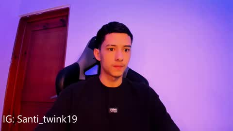 Snapshot of santi_twink19 chatting on February 12, 11:51 am santi_twink19 online show from February 12, 11:51 am