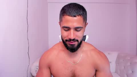 Snapshot of santiago_huntt chatting on March 7, 11:16 pm santiago_huntt online show from March 7, 11:16 pm