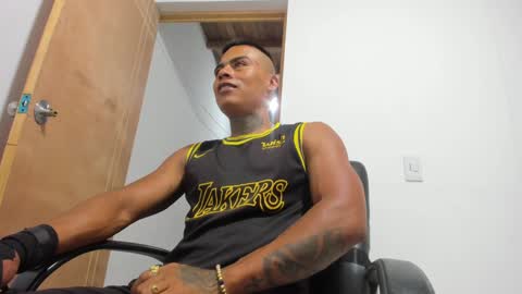 Snapshot of santiagogtx chatting on January 19, 9:13 pm Santiago online show from January 19, 9:13 pm