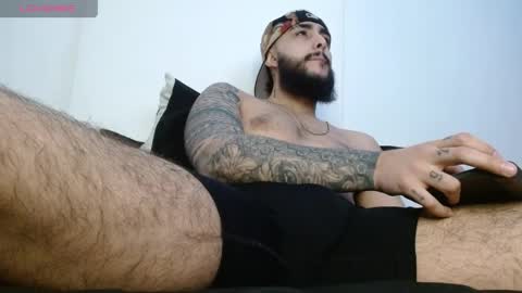 Santiago Hincapiie online show from April 17, 1:30 am