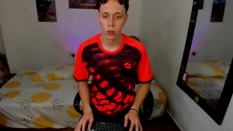 Julius Novachrono  online show from February 3, 6:40 am