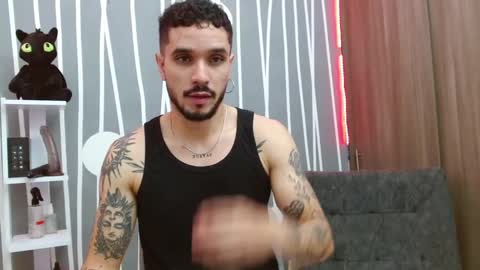 Snapshot of santti_torres chatting on September 27, 3:59 am Santy Torres online show from September 27, 3:59 am