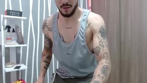 Snapshot of santti_torres chatting on October 29, 3:41 am Santy Torres online show from October 29, 3:41 am