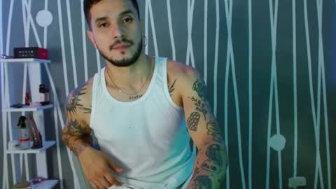 Snapshot of santti_torres chatting on March 11, 3:04 am Santy Torres online show from March 11, 3:04 am