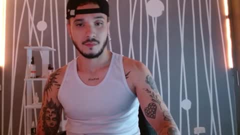 Snapshot of santti_torres chatting on February 26, 3:35 am Santy Torres online show from February 26, 3:35 am