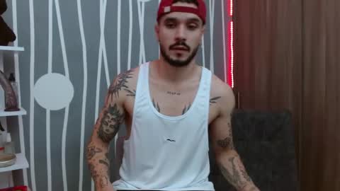 Snapshot of santti_torres chatting on October 2, 3:05 am Santy Torres online show from October 2, 3:05 am