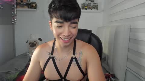 Mr. Santiago online show from April 5, 2:25 pm