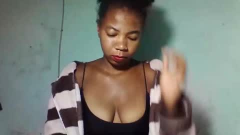 sanyah0123 online show from January 10, 1:44 am