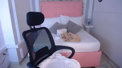 Snapshot of sara_angeelss chatting on September 25, 9:44 pm Sara... online show from September 25, 9:44 pm
