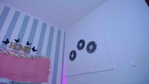 Snapshot of sara_angeelss chatting on February 26, 12:52 am Sara... online show from February 26, 12:52 am