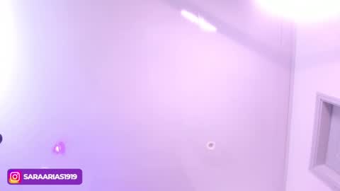 Snapshot of sara_ariass chatting on January 22, 11:32 pm SARA ARIAS online show from January 22, 11:32 pm