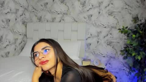 sara online show from September 13, 8:39 am