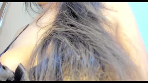 sara_len online show from December 13, 7:53 pm