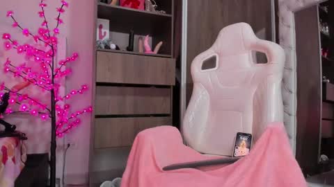 sara online show from December 18, 10:02 pm