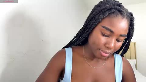 Snapshot of sara_muscle chatting on September 24, 9:43 pm Sara online show from September 24, 9:43 pm