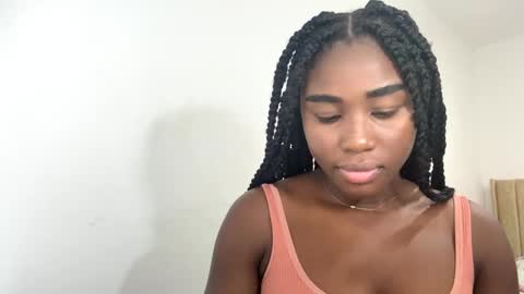 Snapshot of sara_muscle chatting on October 7, 4:52 am Sara online show from October 7, 4:52 am