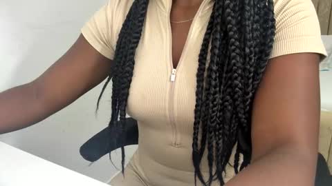 Snapshot of sara_muscle chatting on September 26, 7:11 pm Sara online show from September 26, 7:11 pm