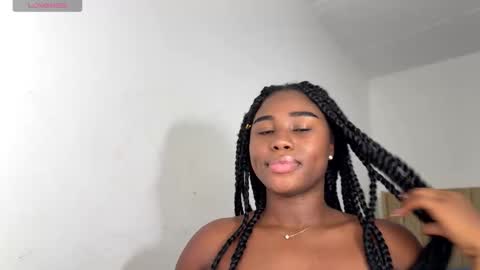 Snapshot of sara_muscle chatting on October 13, 2:02 am Sara online show from October 13, 2:02 am
