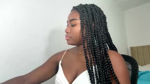 Snapshot of sara_muscle chatting on September 29, 4:22 am Sara online show from September 29, 4:22 am