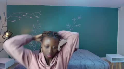 S A R A online show from March 6, 11:47 am