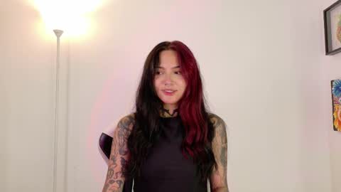 Sara online show from April 7, 1:35 pm