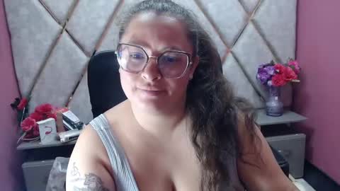 sara_thonson_ online show from March 11, 3:42 am